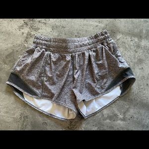 Lululemon Hotty Hot Short 2.5”